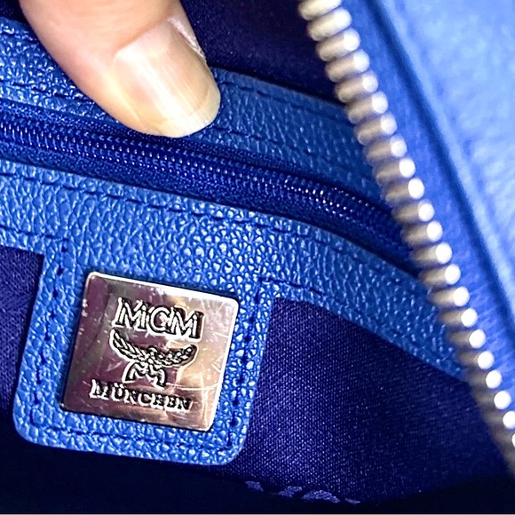 MCM Breathtakingly Beautiful Blue Pebbled Leather Boston Bag - Picture 12 of 14